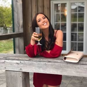 Meet your Posher, Emma